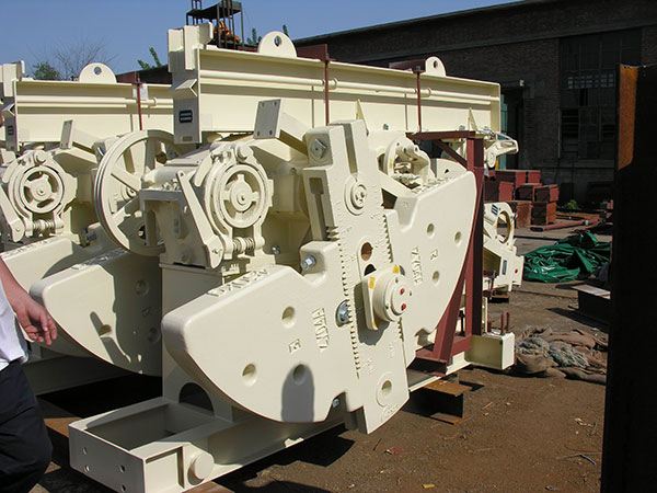 1576910283276855.jpg 抽油機(jī)剎車裝置2.jpg